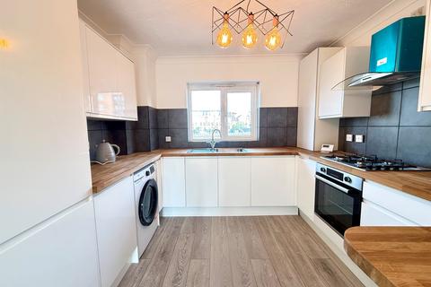 3 bedroom townhouse for sale, Santa Cruz Drive, Eastbourne
