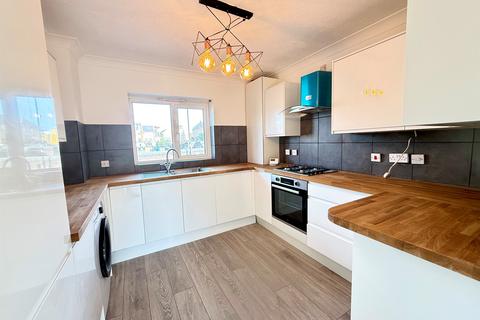 3 bedroom townhouse for sale, Santa Cruz Drive, Eastbourne