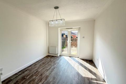 3 bedroom townhouse for sale, Santa Cruz Drive, Eastbourne