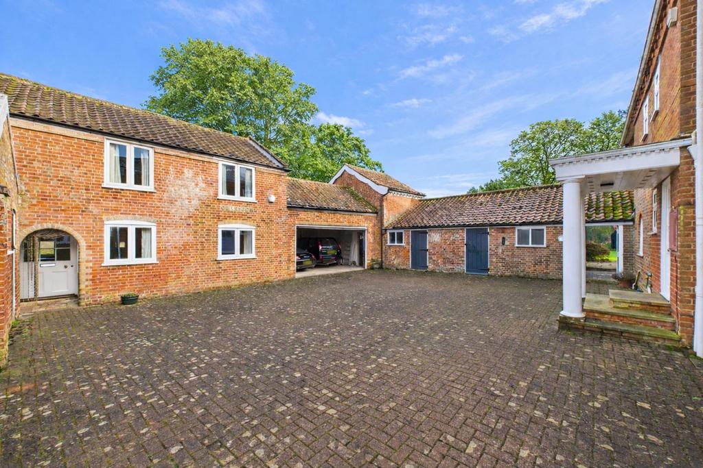 Rear Courtyard/Cottage Entrance
