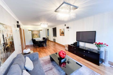 3 bedroom flat to rent, Lancaster Gate, London W2