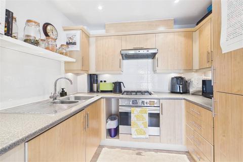 1 bedroom flat for sale, Park Road, Merton, London, SW19