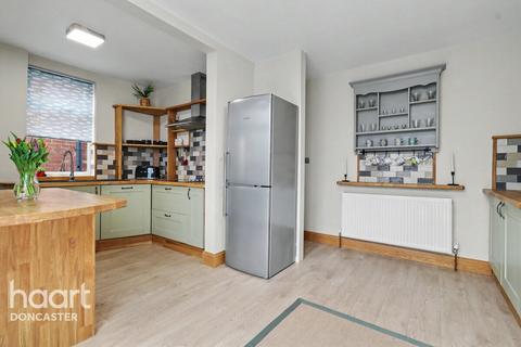 3 bedroom semi-detached house for sale, Franklin Crescent, Bennethorpe, Doncaster
