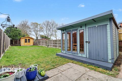 3 bedroom semi-detached house for sale, Franklin Crescent, Bennethorpe, Doncaster
