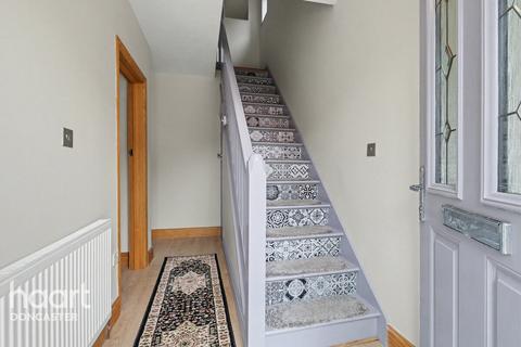 3 bedroom semi-detached house for sale, Franklin Crescent, Bennethorpe, Doncaster