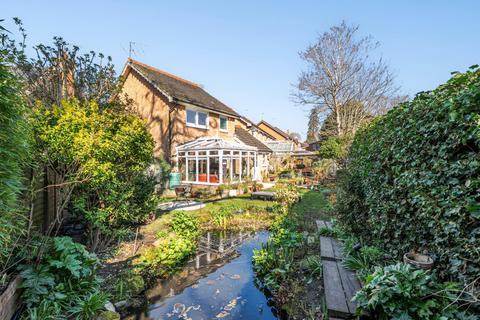 3 bedroom detached house for sale, Cater Gardens, Guildford, GU3