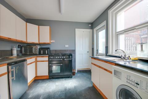3 bedroom semi-detached house for sale, SHOLING! NO CHAIN! WOW FACTOR REAR GARDEN!