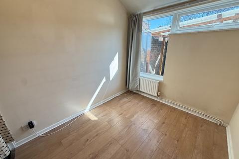 undefined, Houghton Regis, Bedfordshire LU5