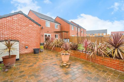 3 bedroom detached house for sale, Limestone Road, Wakefield