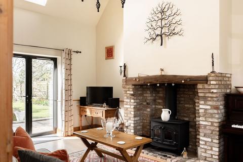 3 bedroom barn conversion for sale, Bucklands Croft, Wilstone, Hertfordshire HP23