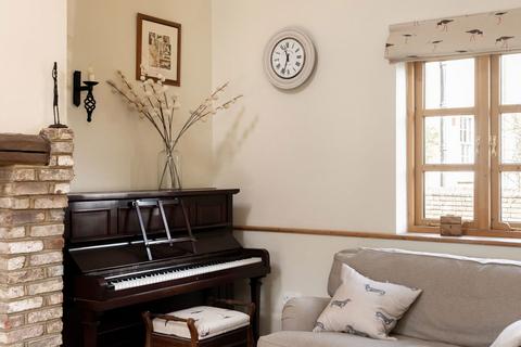 3 bedroom barn conversion for sale, Bucklands Croft, Wilstone, Hertfordshire HP23