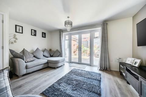 3 bedroom semi-detached house for sale, Hasker Road Basingstoke RG24 9NF