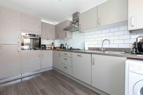 3 bedroom end of terrace house for sale, Brothers Avenue, Worthing