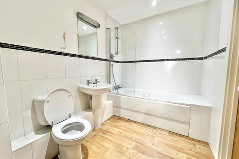 4 bedroom terraced house for sale, Derwent Drive, Northampton NN5