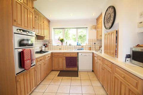 3 bedroom detached house to rent, Malmes Croft, Hemel Hempstead HP3