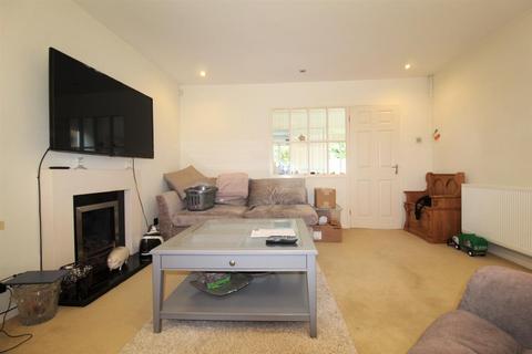3 bedroom detached house to rent, Malmes Croft, Hemel Hempstead HP3