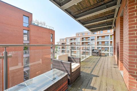 High Street, Brentford, TW8