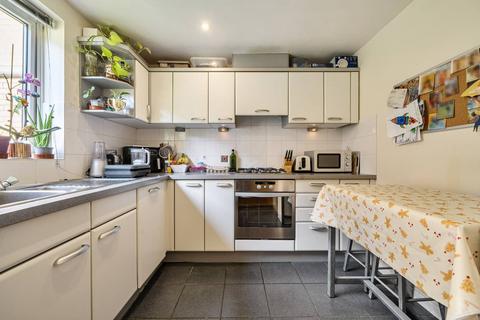 1 bedroom flat for sale, Sail Court, Tower Hamlets, London, E14