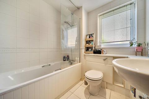 1 bedroom flat for sale, Sail Court, Tower Hamlets, London, E14