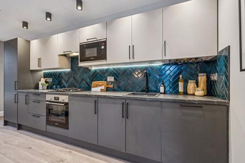 2 bedroom flat for sale, Lennards Court, Upham Park Road, London W4