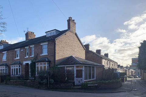 3 bedroom end of terrace house to rent, Alma Street, Mountfields, Shrewsbury