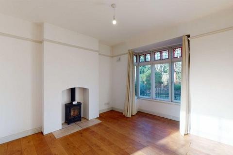 3 bedroom end of terrace house to rent, Alma Street, Mountfields, Shrewsbury