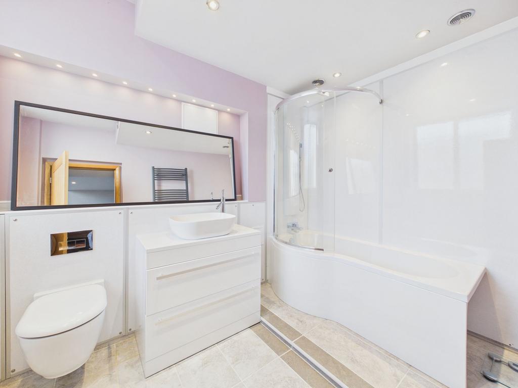 En-suite 2