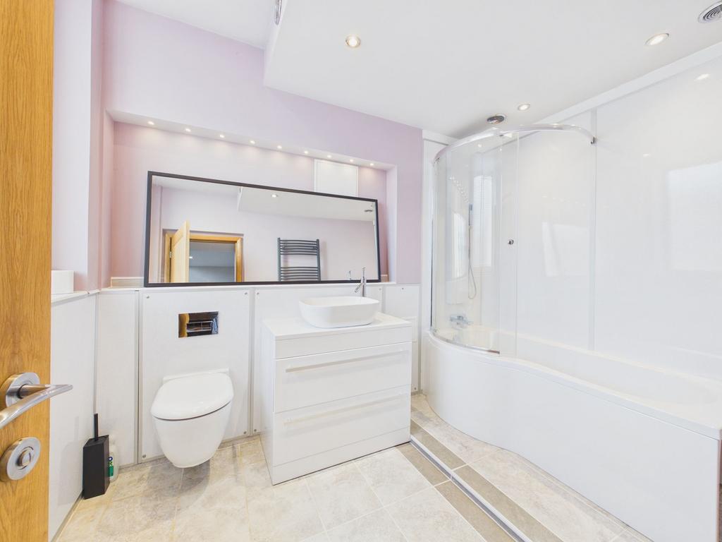 En-suite 2