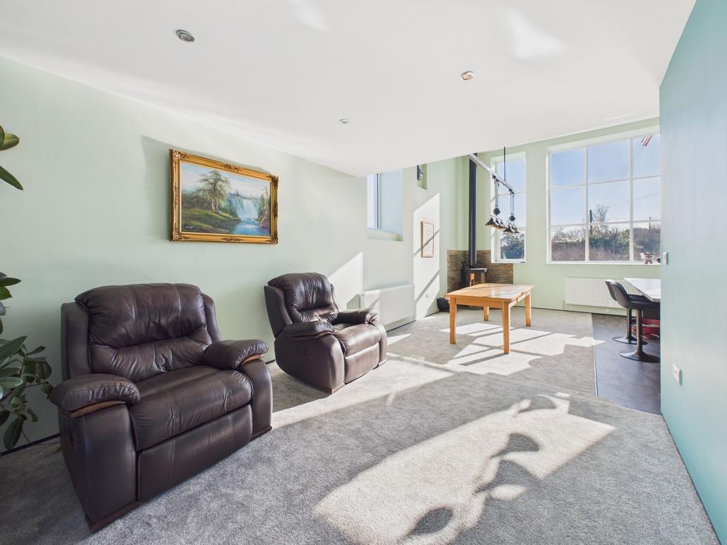 Kitchen/Living Area