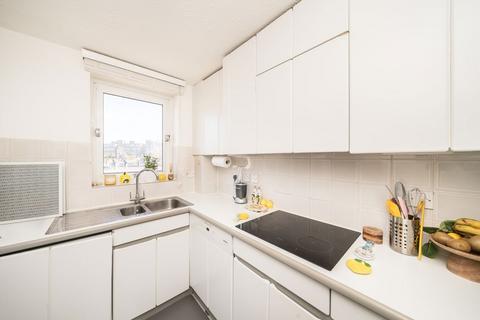 1 bedroom flat for sale, Inner Park Road, London SW19