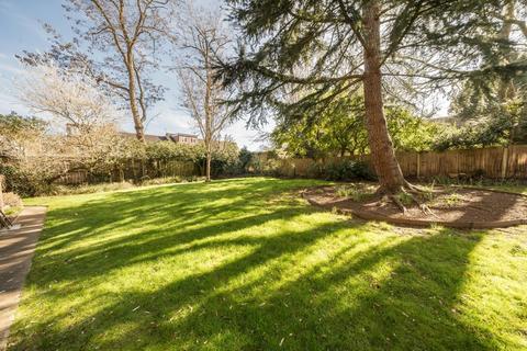 1 bedroom flat for sale, Inner Park Road, London SW19