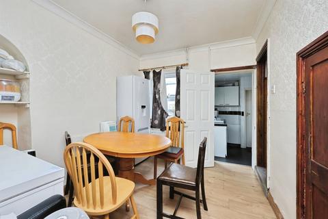2 bedroom semi-detached house for sale, Cambridge Street, Norwich