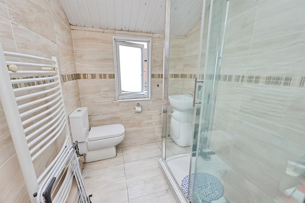 En Suite Shower Room