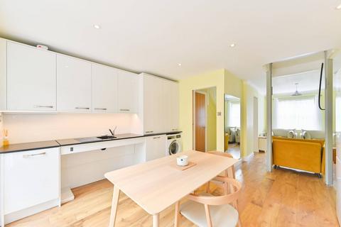 3 bedroom house for sale, Bakery Close, Oval, London, SW9