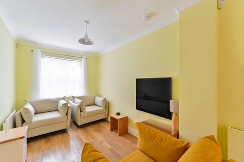 3 bedroom house for sale, Bakery Close, Oval, London, SW9