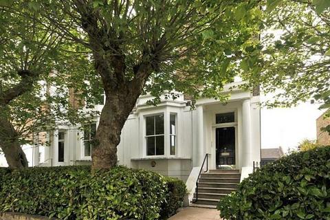 2 bedroom flat to rent, Parkhill Road, Belsize Park NW3