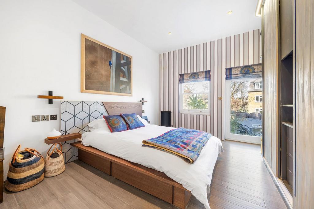 Bedroom 1.JPG