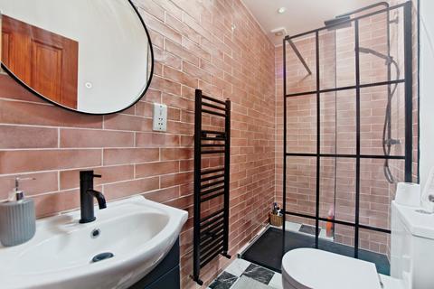 2 bedroom flat for sale, Birdhurst Rise, South Croydon, Surrey, CR2