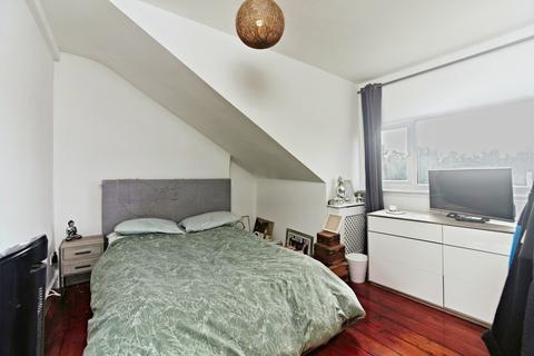2 bedroom flat for sale, Birdhurst Rise, South Croydon, Surrey, CR2