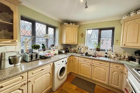 2 bedroom bungalow for sale, Hillside Gardens, Swadlincote DE11