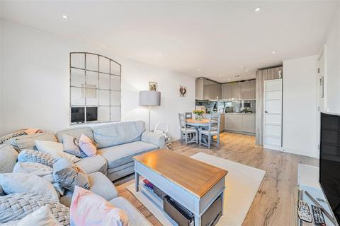 2 bedroom apartment to rent, Basset Court, Smithfield Square, Hornsey, N8