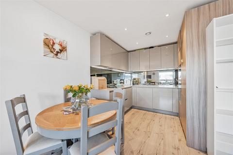 2 bedroom apartment to rent, Basset Court, Smithfield Square, Hornsey, N8