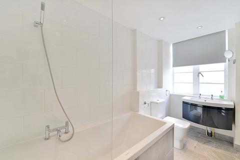 3 bedroom flat to rent, Balham High Road, London SW17