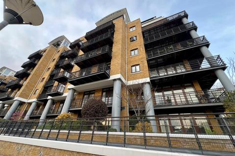 2 bedroom flat to rent, Thomas More Street, London E1W