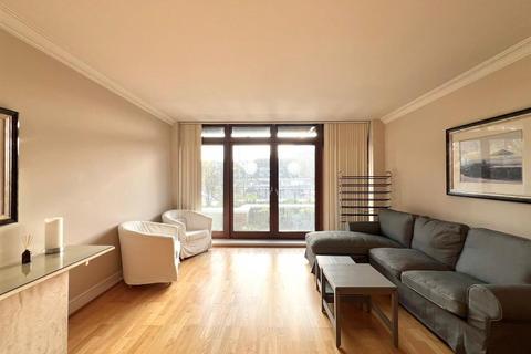 2 bedroom flat to rent, Thomas More Street, London E1W