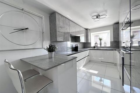 3 bedroom house for sale, Mortons Fork, Blue Bridge, Milton Keynes