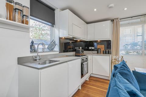 1 bedroom flat for sale, New Park Road, Brixton, London, SW2