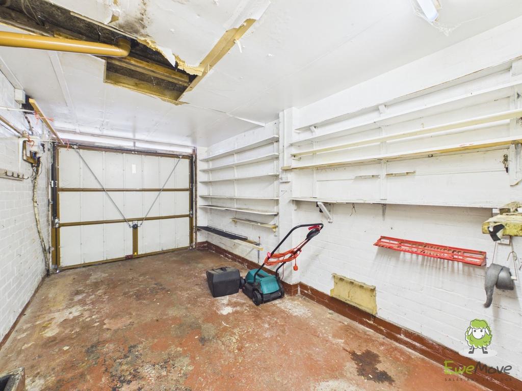 Integral garage - Ewemove Whitchurch Nantwich Char