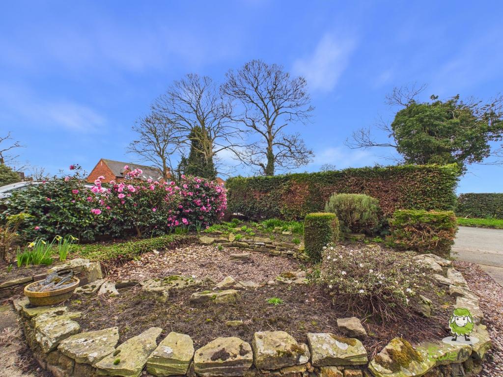 Front garden - Ewemove Whitchurch Nantwich Charlot