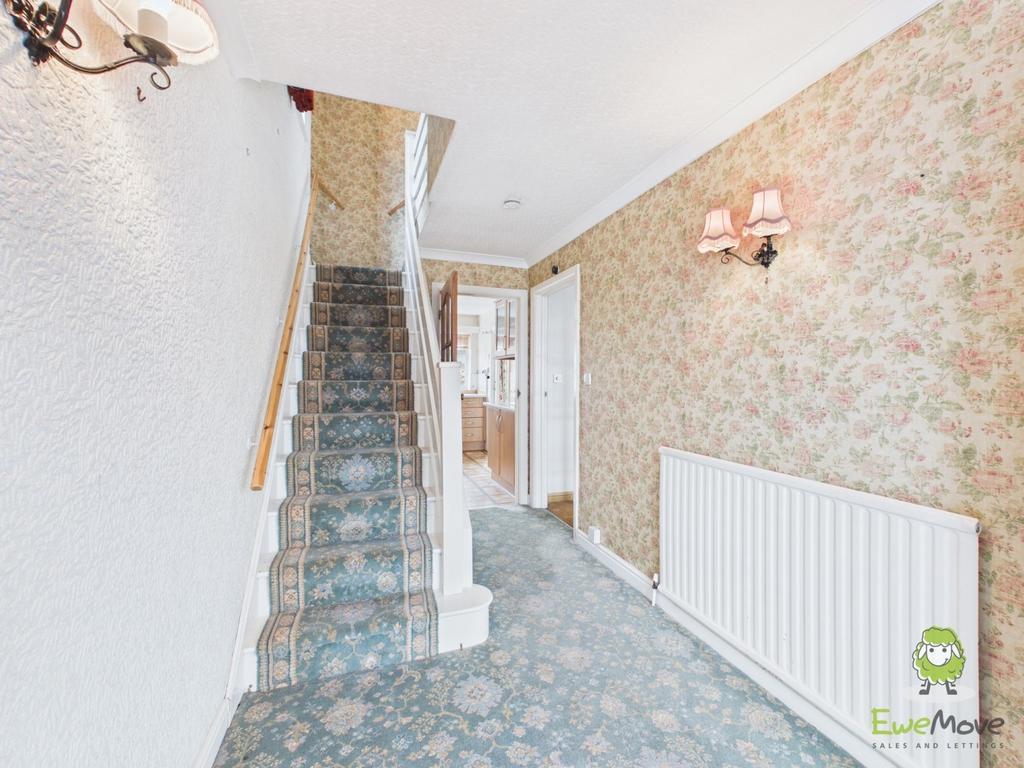 Hallway - Ewemove Whitchurch Nantwich Charlotte Th